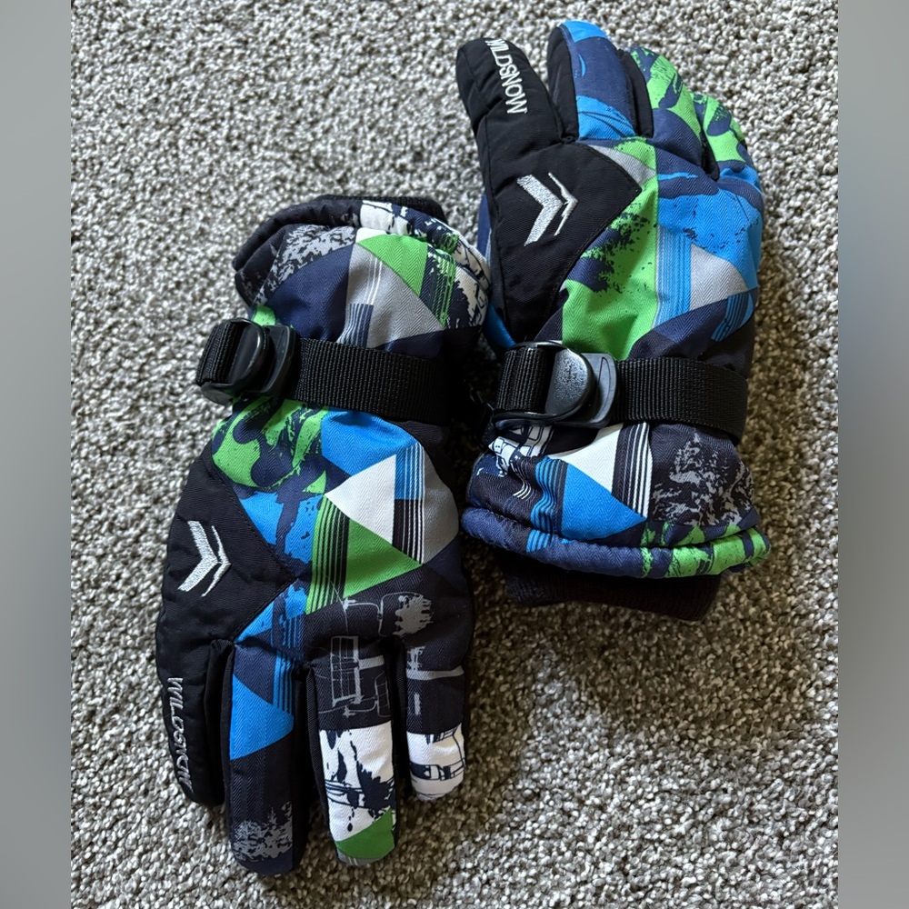 Kids Winter Gloves - Blue and Green